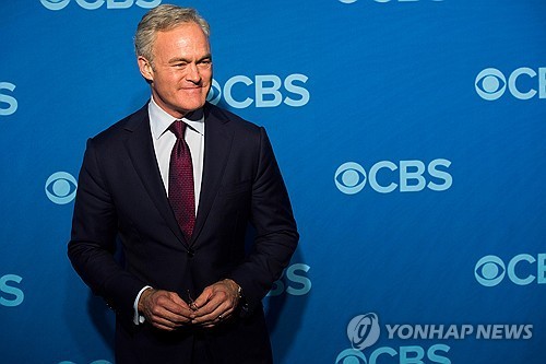 2013년 5월 15일 당시 CBS 저녁 뉴스 앵커이던 스콧 펠리 기자의 모습.