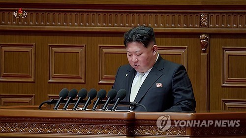 김정은, 당대회서 핵무력 확대 천명