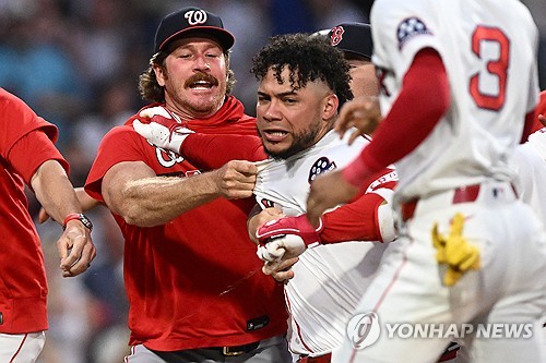 인종차별표현 '꼬마' 한마디에…MLB 몸싸움 연루자 무더기 징계