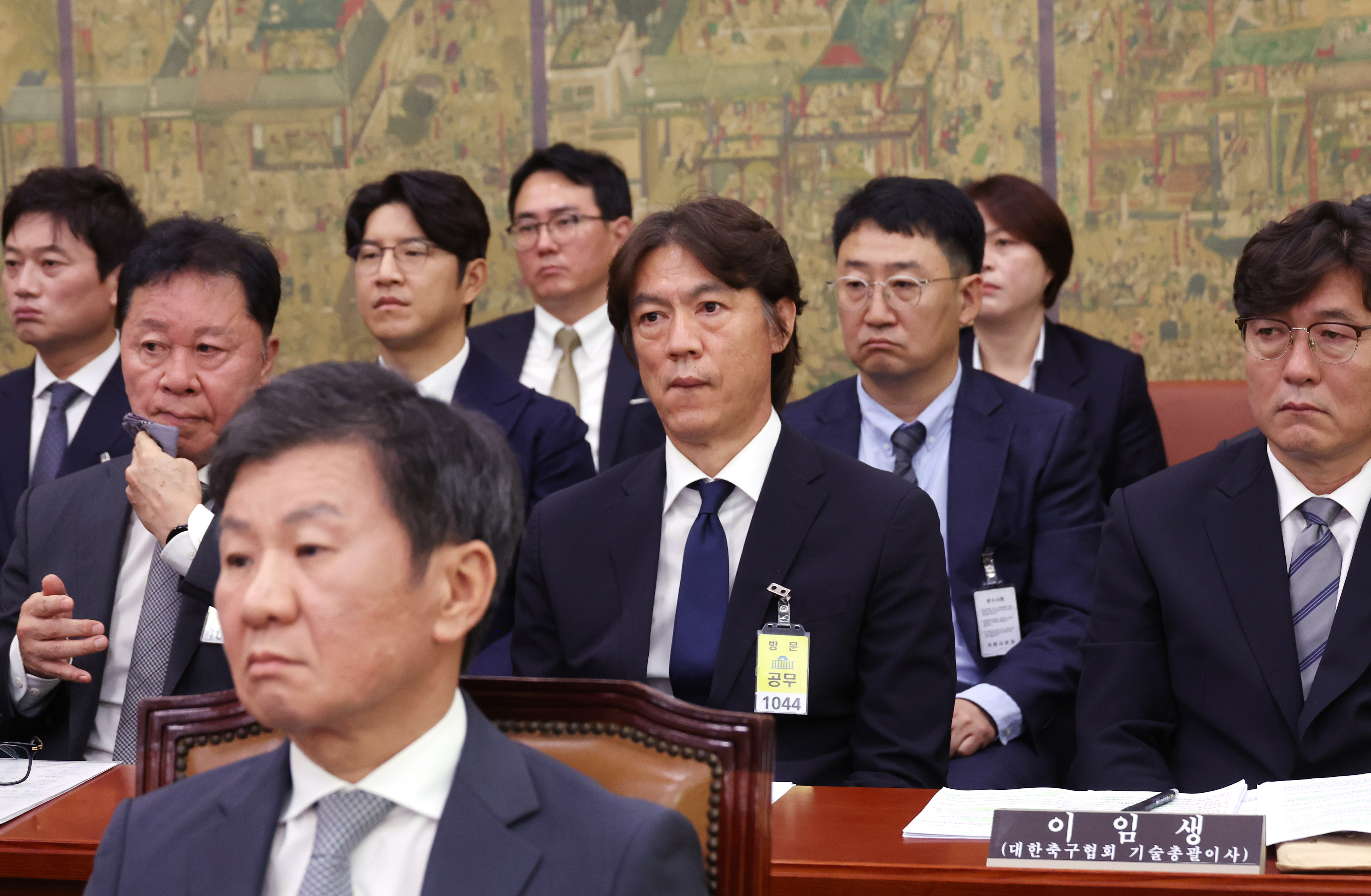 홍명보 선임 다 뜯어보는 경찰, 2년 전 감사와 어떻게 다를까