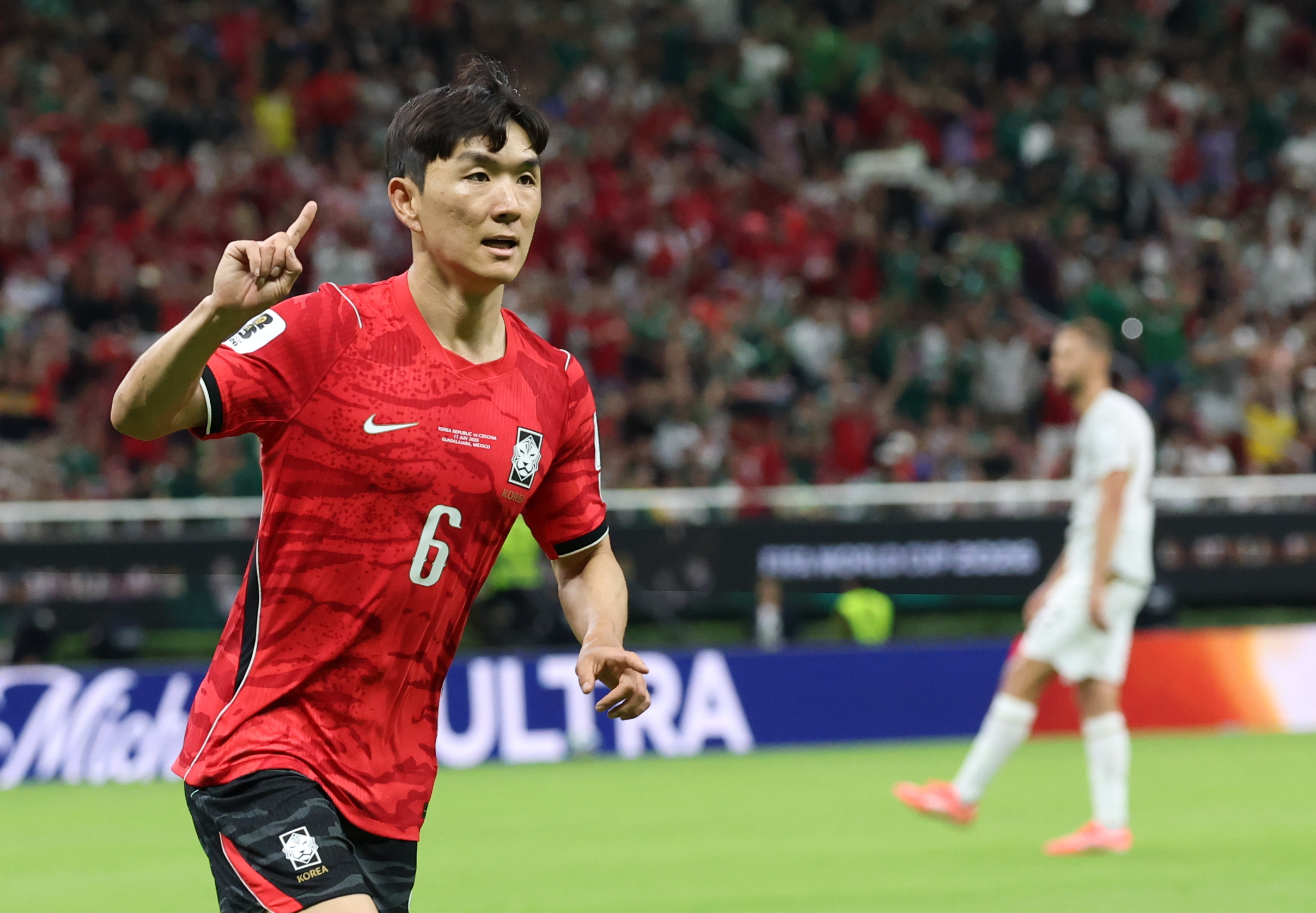 한국팀, 체코에 2-1 역전승…황인범·오현규 한 골씩