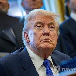 트럼프, 하버드에 "합의금 더 높아야…10억달러 내라"