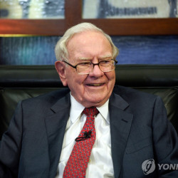 버핏 은퇴 전 마지막 선택은…아마존·애플 팔고 NYT 사고