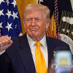 트럼프, 이란 핵 합의 압박 위해 ‘제한적 선제 공습’ 검토