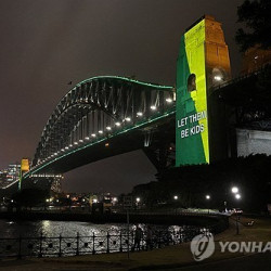 호주 '16세 미만 SNS 규제' 한달…계정 470만개 삭제·차단