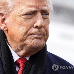 "트럼프 '물가'에 공화당원 여론 악화…전체 지지율은 40% 회복"