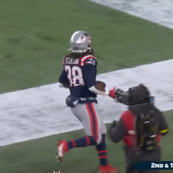 패트리어츠, 돌핀스 38-10 완파하고 AFC 2번시드 확보