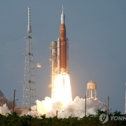 유인탐사선 아르테미스 2호 발사…"통신문제 있었으나 정상화"