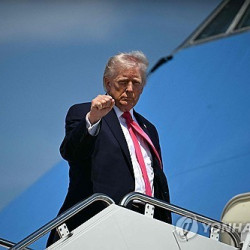 표심 흔들리자…트럼프, 백신 옹호하는 CDC 국장 지명