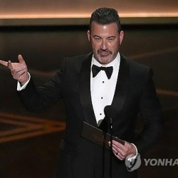미, 디즈니 "멜라니아는 예비 과부" 토크쇼에 응징…면허 재검토