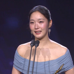 김고은, 제5회 청룡시리즈어워즈 대상…"매 작품 절실해"