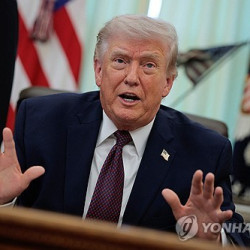 트럼프 "미군, 2∼3주내 떠날것…호르무즈는 우리 일 아냐"