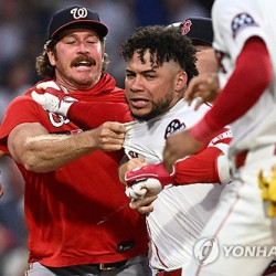 인종차별표현 '꼬마' 한마디에…MLB 몸싸움 연루자 무더기 징계