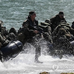 미군 1만7천명 투입대기…"이란 내 특수작전 또는 협상압박"