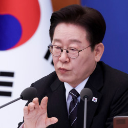 거듭되는 檢개혁 논쟁에 직접 등판한 李대통령…강경파에 '경고'