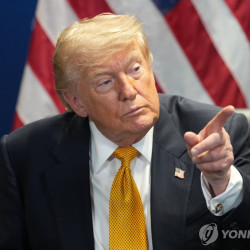 트럼프, 이틀연속 대이란 공습 예고…"아마 오늘밤 다시 공격"