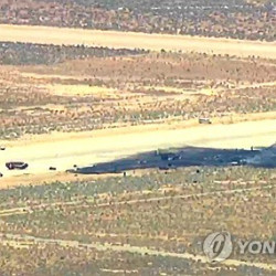 전략폭격기 B-52 이륙직후 추락…"탑승자 8명 전원 사망한듯"