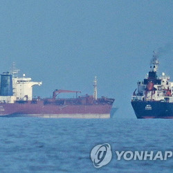 미군, '호르무즈 해방 프로젝트' 착수…"美상선 2척 무사통과"