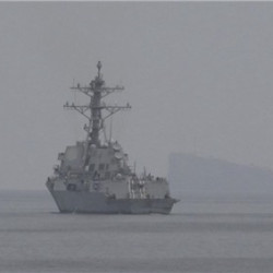 미군, 협상와중 호르무즈 기뢰제거 시동…"구축함 2척 해협통과"