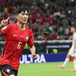 한국팀, 체코에 2-1 역전승…황인범·오현규 한 골씩