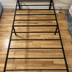Twin Bed Frame (분해 전)