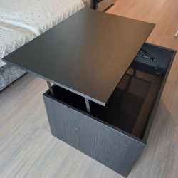 Adjustable coffee table