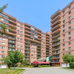 Medford 에서 2bed 2bath 각 하나씩 사용하실분 찾습니다
